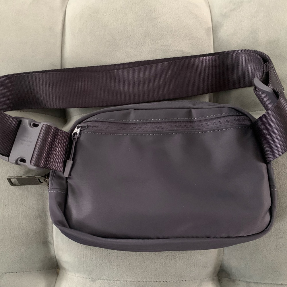 Lululemon Everywhere Belt Bag OG Rare Moonwalk Belt Bag - Picture 9 of 12